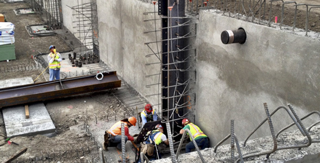 Steel Beams Raised at Stadium Site - Levi's® Stadium